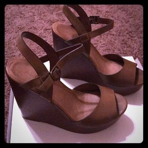 Size 8 Aldo Platform Wedges